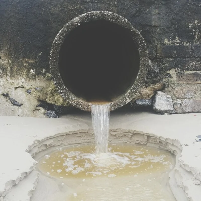 Jak odpowietrzyć pion kanalizacyjny? Rozwiązania na brak odpowietrzenia