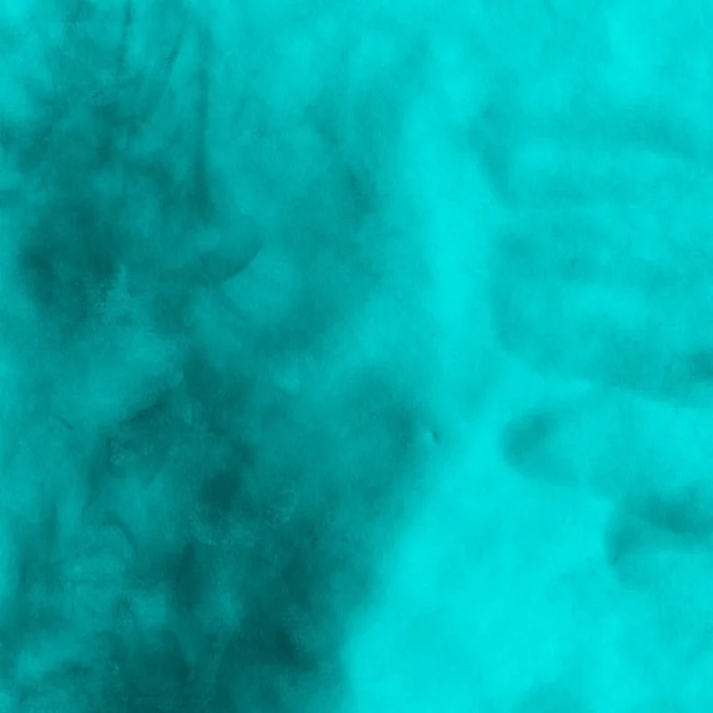 Turkusowe tło akwarelowe z zielonymi teksturami