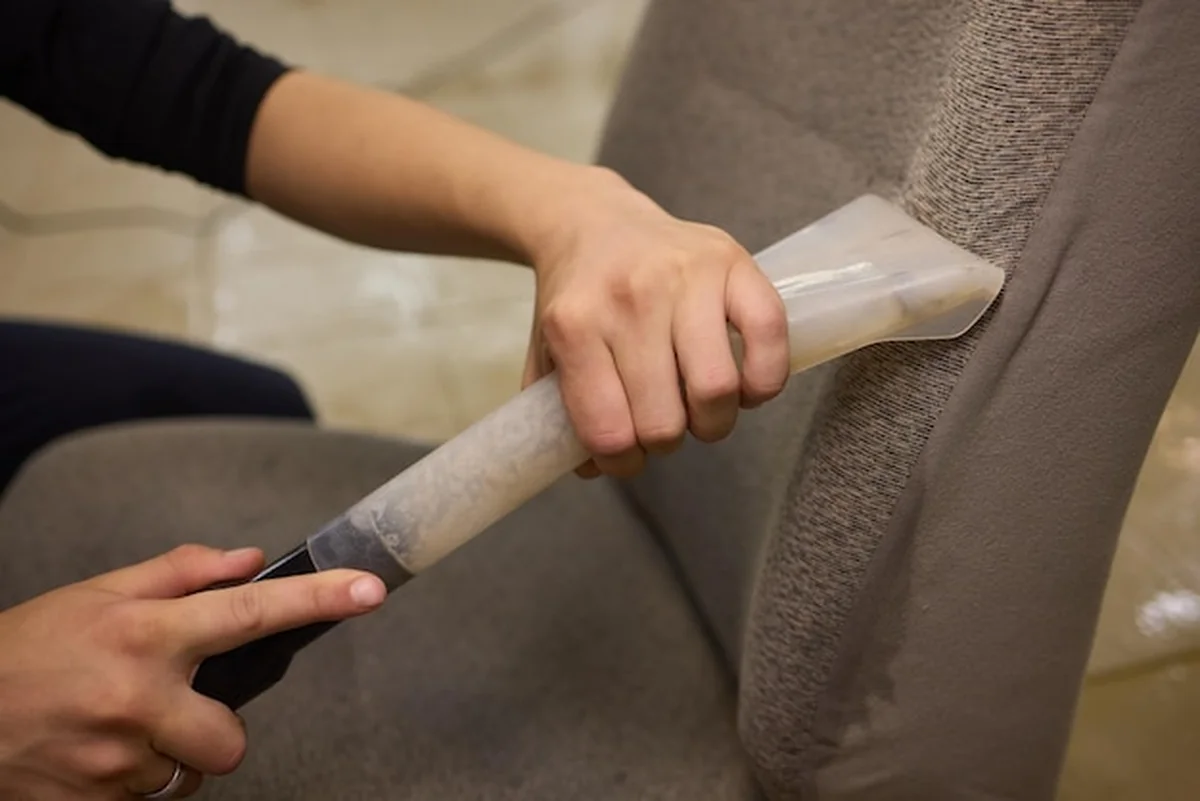 Doświadczenie w czyszczeniu tapicerki z zaawansowanym sprzętem